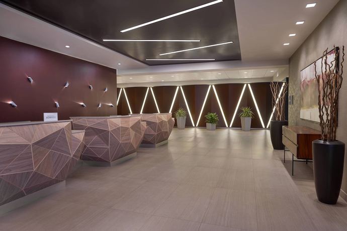 Imagen de los interiores del Hotel Courtyard by Marriott Oshawa. Foto 15