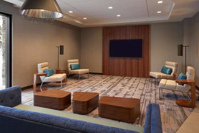 Imagen de los interiores del Hotel Courtyard by Marriott Oshawa. Foto 16