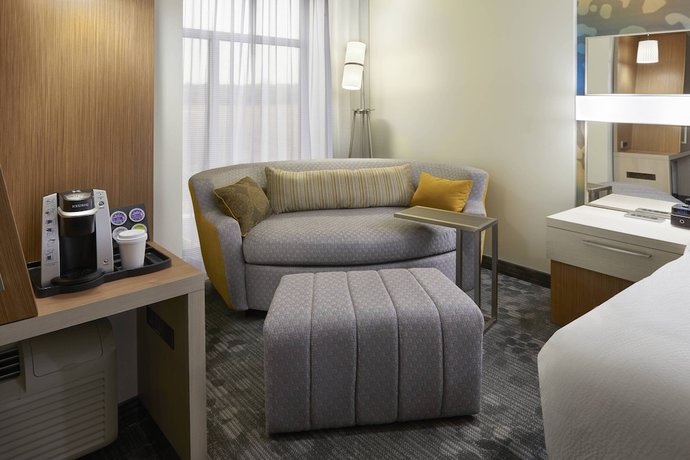 Imagen de la habitación del Hotel Courtyard by Marriott Oshawa. Foto 10