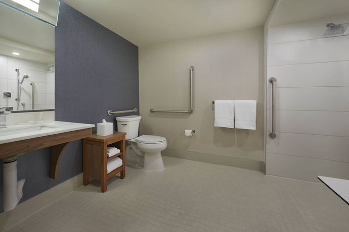 Imagen de la habitación del Hotel Courtyard by Marriott Oshawa. Foto 13