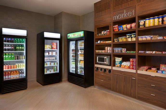 Imagen de los interiores del Hotel Courtyard by Marriott Oshawa. Foto 20