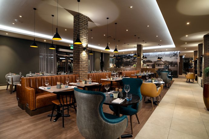 Imagen del bar/restaurante del Hotel Courtyard by Marriott Oxford South. Foto 2