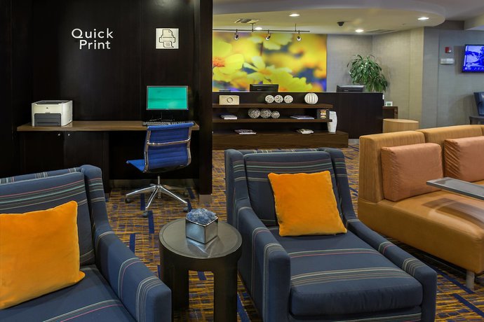 Imagen del bar/restaurante del Hotel Courtyard by Marriott Panama City. Foto 2