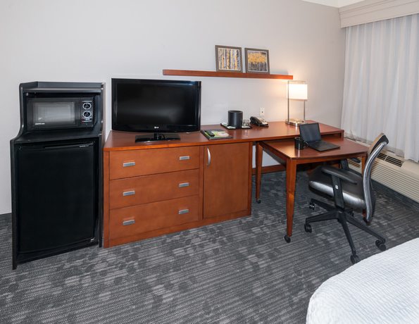 Imagen de la habitación del Hotel Courtyard by Marriott Panama City. Foto 5
