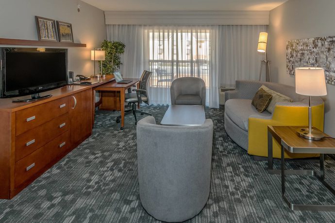 Imagen de la habitación del Hotel Courtyard by Marriott Panama City. Foto 9