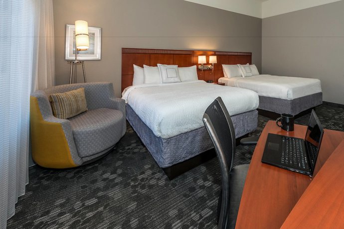 Imagen de la habitación del Hotel Courtyard by Marriott Panama City. Foto 11