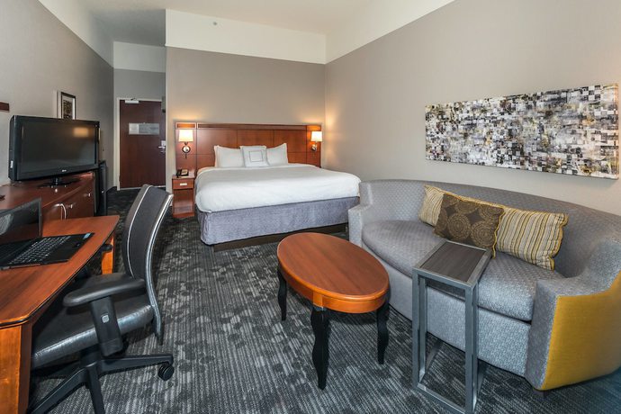 Imagen de la habitación del Hotel Courtyard by Marriott Panama City. Foto 13