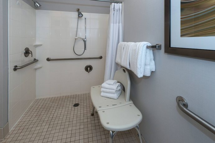 Imagen de la habitación del Hotel Courtyard by Marriott Panama City. Foto 14