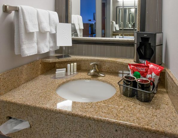 Imagen de la habitación del Hotel Courtyard by Marriott Panama City. Foto 15