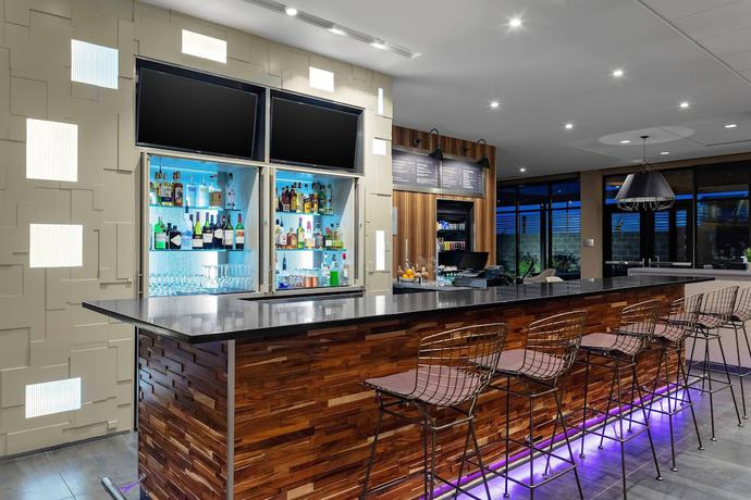 Imagen del bar/restaurante del Hotel Courtyard by Marriott Pasco Tri-Cities Airport. Foto 3