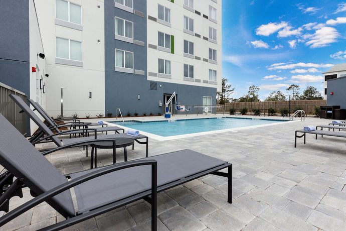 Imagen de la piscina del Hotel Courtyard by Marriott Pensacola West. Foto 20