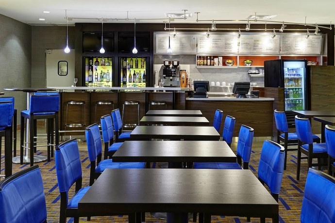 Imagen del bar/restaurante del Hotel Courtyard by Marriott Phoenix North/Happy Valley. Foto 2