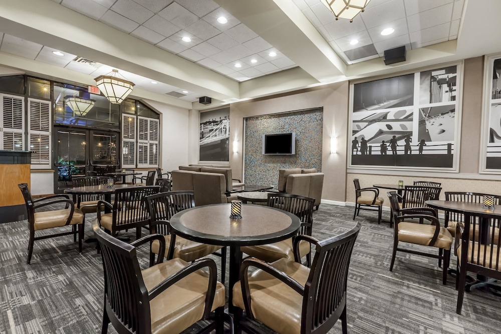 Imagen del bar/restaurante del Hotel Courtyard by Marriott Pittsburgh University Center. Foto 4