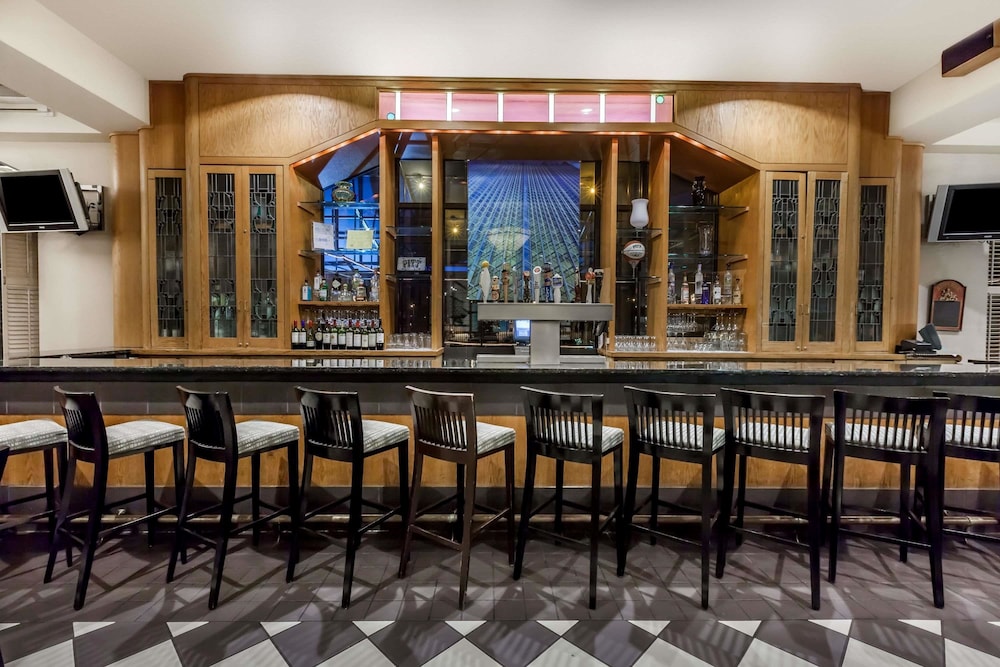 Imagen del bar/restaurante del Hotel Courtyard by Marriott Pittsburgh University Center. Foto 5