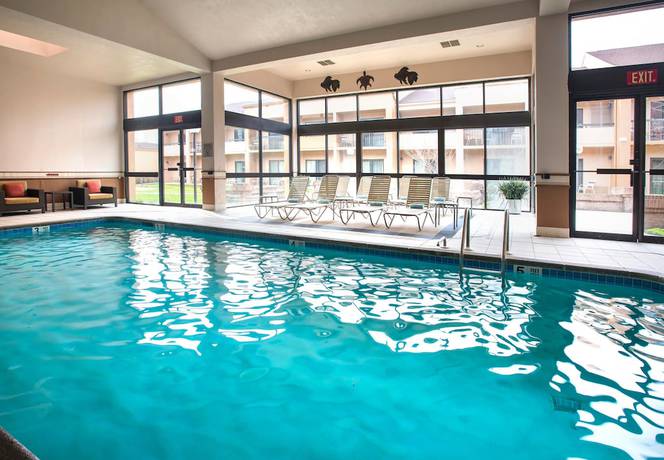 Imagen de la piscina del Hotel Courtyard by Marriott Poughkeepsie. Foto 7