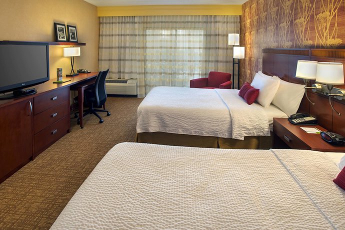 Imagen de la habitación del Hotel Courtyard by Marriott Poughkeepsie. Foto 5