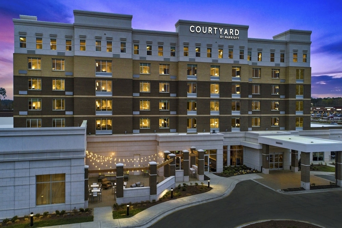 Imagen general del Hotel Courtyard by Marriott Raleigh Cary/Parkside Town Commons. Foto 1