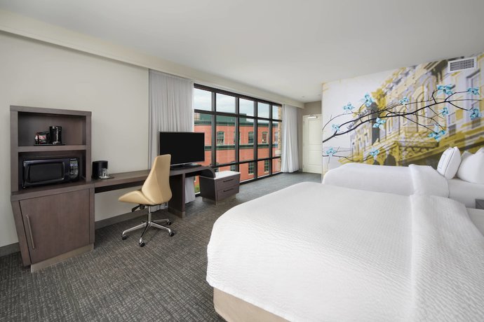 Imagen de la habitación del Hotel Courtyard by Marriott Richmond Downtown. Foto 10