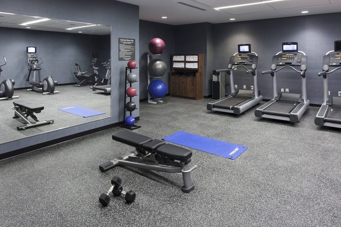 Imagen de los interiores del Hotel Courtyard by Marriott Richmond Downtown. Foto 19