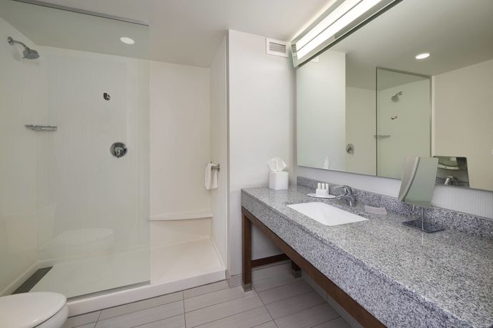 Imagen de la habitación del Hotel Courtyard by Marriott Richmond Downtown. Foto 12
