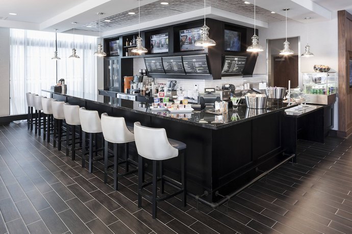 Imagen del bar/restaurante del Hotel Courtyard by Marriott Richmond Downtown. Foto 6