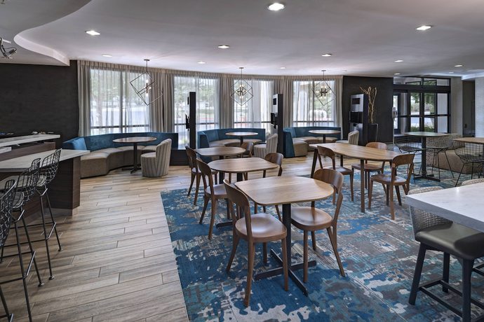 Imagen de los interiores del Hotel Courtyard by Marriott San Antonio North/Stone Oak at Legacy. Foto 7