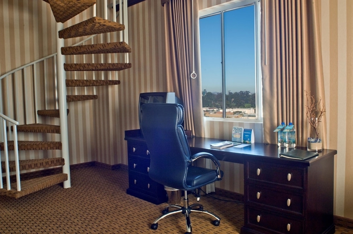 Imagen de la habitación del Hotel Courtyard by Marriott San Diego Downtown Little Italy. Foto 8