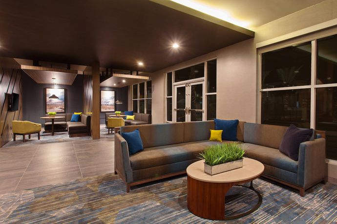 Imagen de los interiores del Hotel Courtyard by Marriott San Diego El Cajon. Foto 15