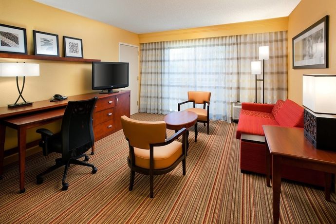 Imagen de la habitación del Hotel Courtyard by Marriott San Diego Sorrento Valley. Foto 12