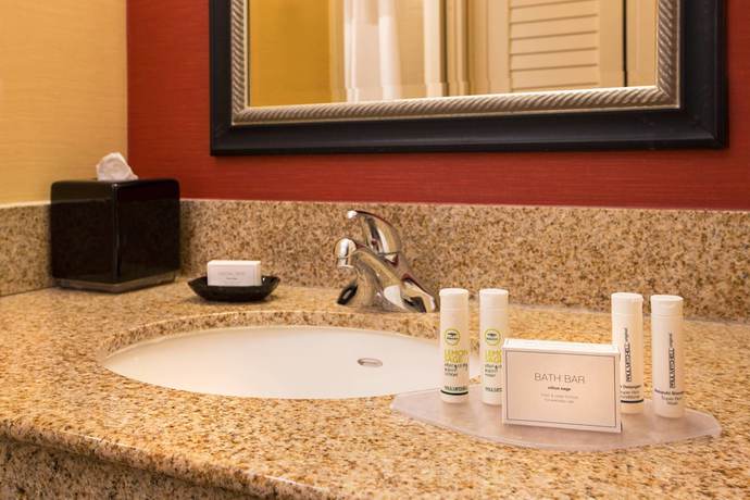 Imagen de la habitación del Hotel Courtyard by Marriott San Jose Cupertino. Foto 5