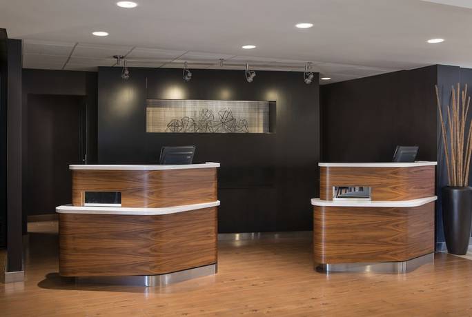 Imagen de los interiores del Hotel Courtyard by Marriott San Jose Cupertino. Foto 17