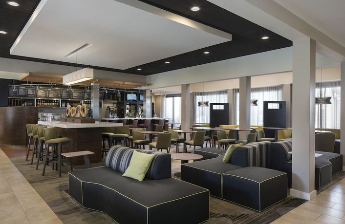 Imagen del bar/restaurante del Hotel Courtyard by Marriott San Jose Cupertino. Foto 2