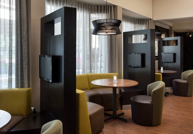 Imagen del bar/restaurante del Hotel Courtyard by Marriott San Jose Cupertino. Foto 3