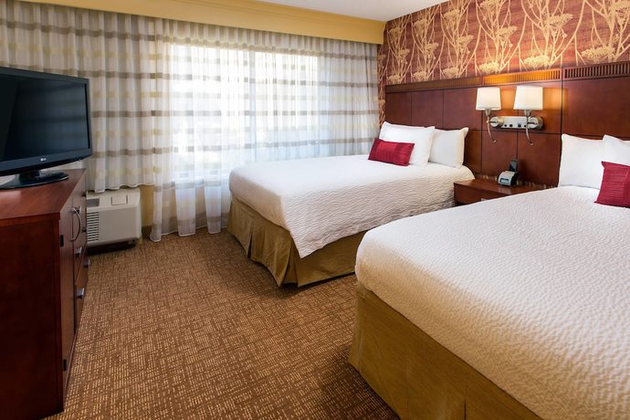 Imagen de la habitación del Hotel Courtyard by Marriott San Jose Cupertino. Foto 7