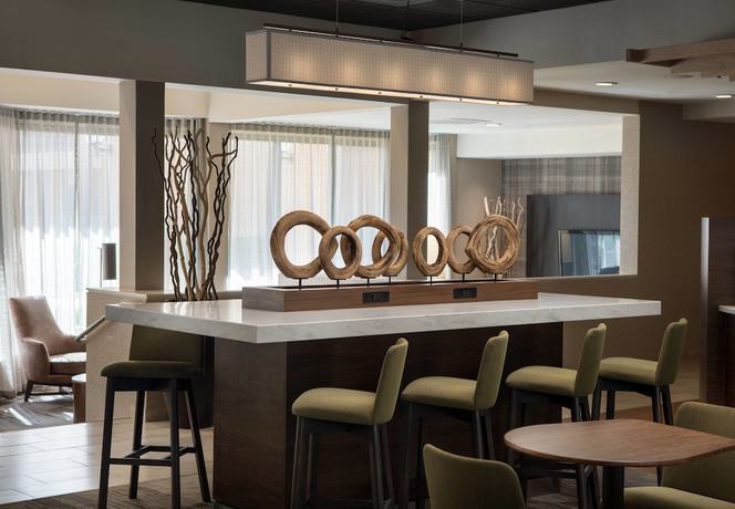 Imagen del bar/restaurante del Hotel Courtyard by Marriott San Jose Cupertino. Foto 4