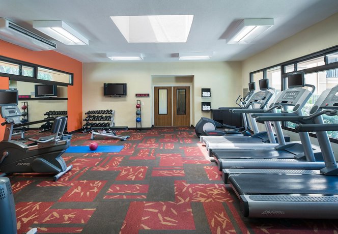 Imagen de los interiores del Hotel Courtyard by Marriott San Jose Cupertino. Foto 19