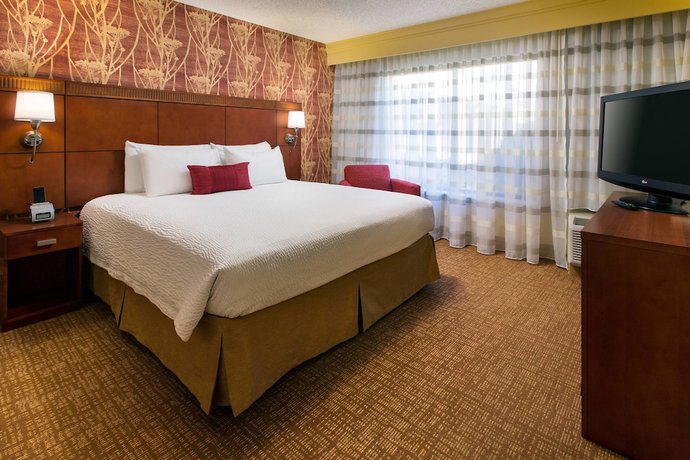 Imagen de la habitación del Hotel Courtyard by Marriott San Jose Cupertino. Foto 8