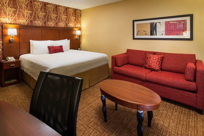 Imagen de la habitación del Hotel Courtyard by Marriott San Jose Cupertino. Foto 11