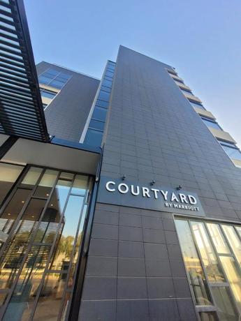 Imagen general del Hotel Courtyard by Marriott Santiago Airport. Foto 3