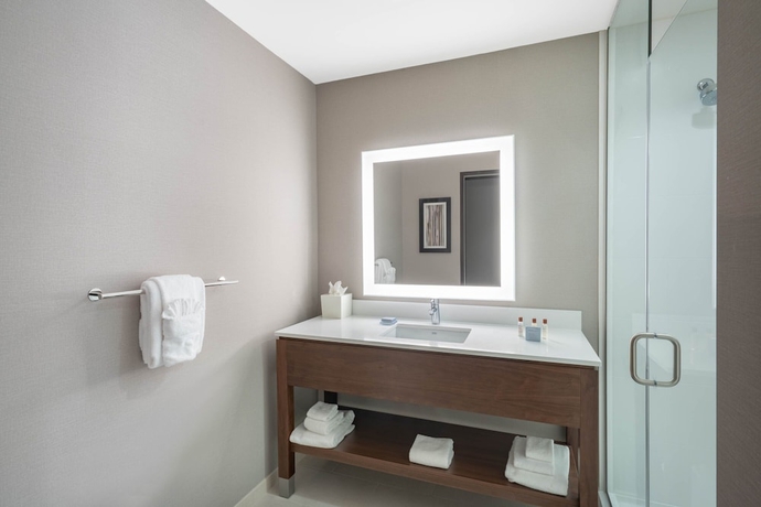 Imagen de la habitación del Hotel Courtyard by Marriott Seattle SeaTac Airport. Foto 3