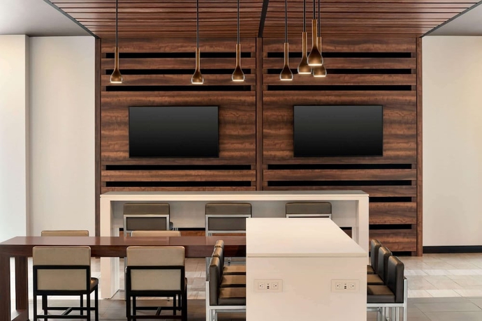 Imagen de los interiores del Hotel Courtyard by Marriott Seattle SeaTac Airport. Foto 18