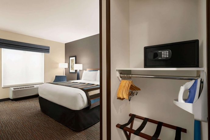 Imagen de la habitación del Hotel Courtyard by Marriott Seattle SeaTac Airport. Foto 15