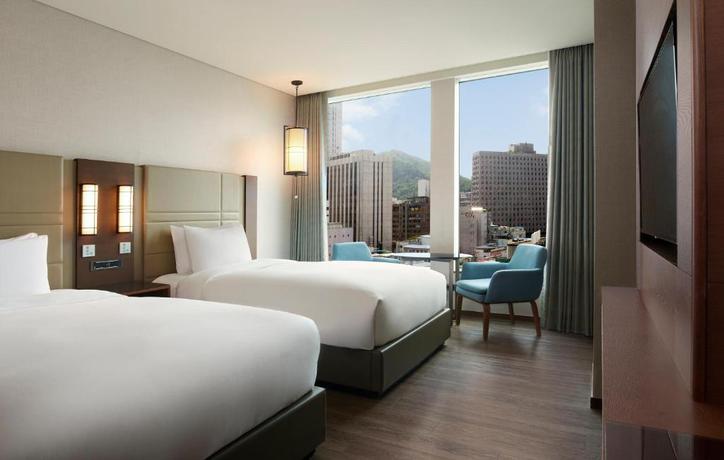 Imagen de la habitación del Hotel Courtyard by Marriott Seoul Myeongdong. Foto 2