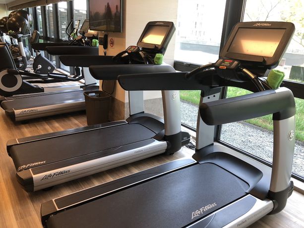 Imagen de los interiores del Hotel Courtyard by Marriott Shanghai Hongqiao. Foto 18