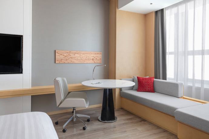 Imagen de la habitación del Hotel Courtyard by Marriott Shanghai Songjiang. Foto 6