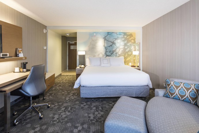 Imagen de la habitación del Hotel Courtyard by Marriott St. Augustine Beach. Foto 10