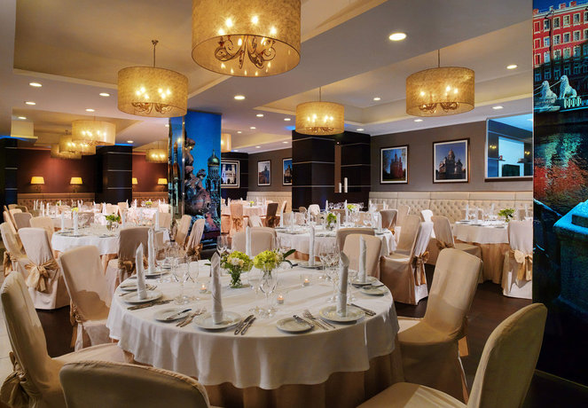 Imagen general del Hotel Courtyard by Marriott St. Petersburg Center West Pushkin. Foto 2