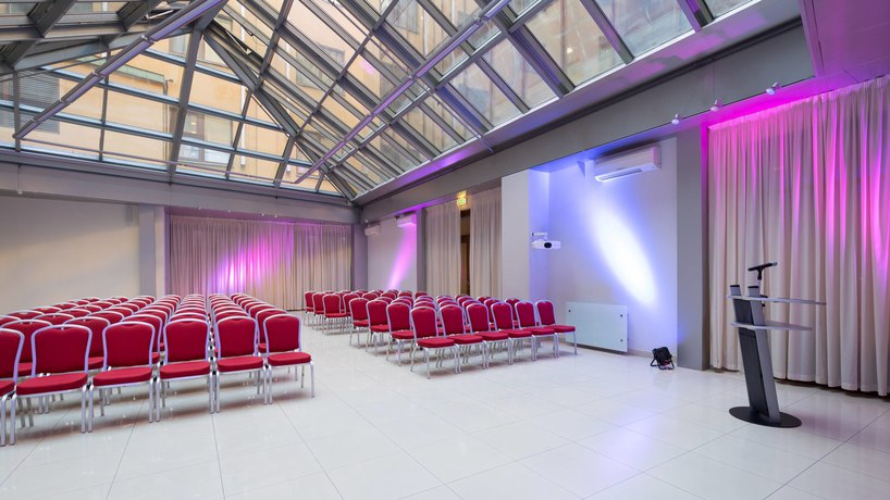 Imagen de los interiores del Hotel Courtyard by Marriott St. Petersburg Vasilievsky. Foto 11