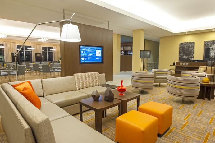 Imagen de los interiores del Hotel Courtyard by Marriott Sunnyvale Mountain View. Foto 19