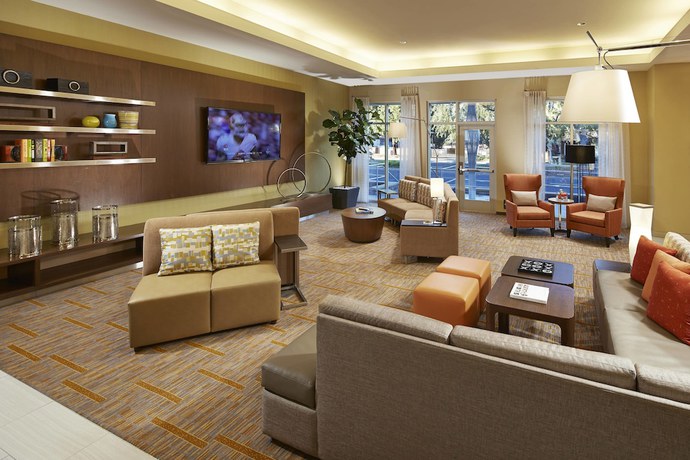 Imagen de los interiores del Hotel Courtyard by Marriott Sunnyvale Mountain View. Foto 20